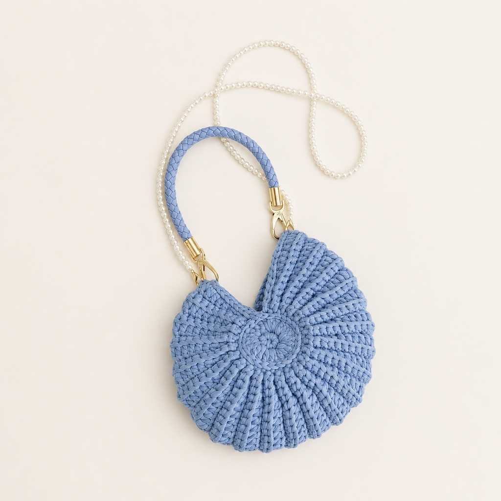Woven Shell Crossbody Bag for Summer Getaways