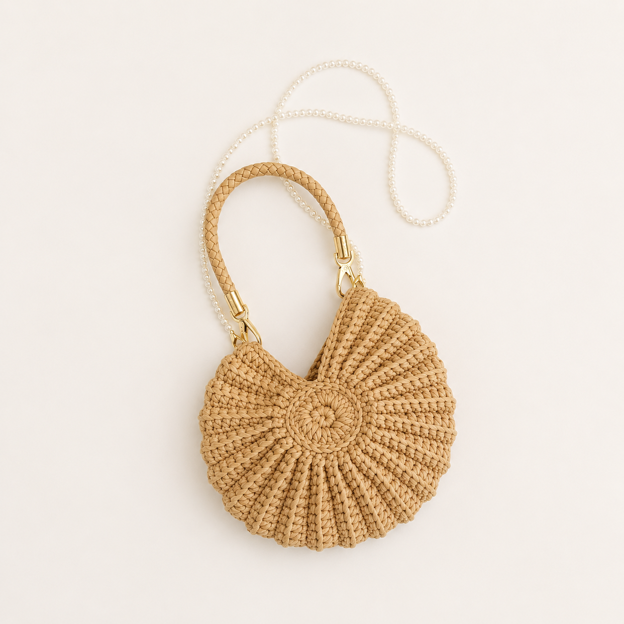 Woven Shell Crossbody Bag for Summer Getaways
